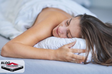 Ergonomía y salud postural: Cómo tu colchón y almohada influyen en tu bienestar diario